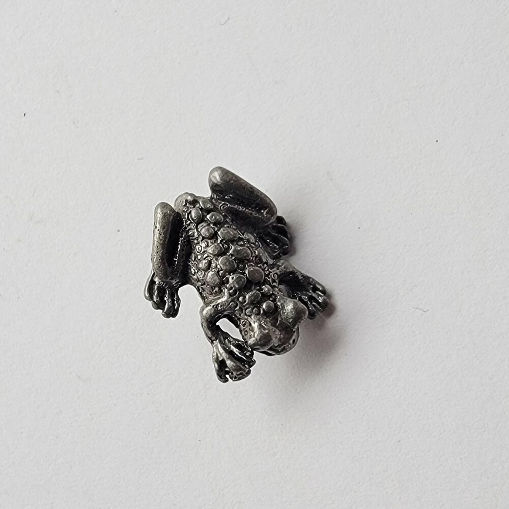 Charm Frog Silver Pewter Animal Charm Figurine Jewelry Collectible Toad - Picture 6 of 10
